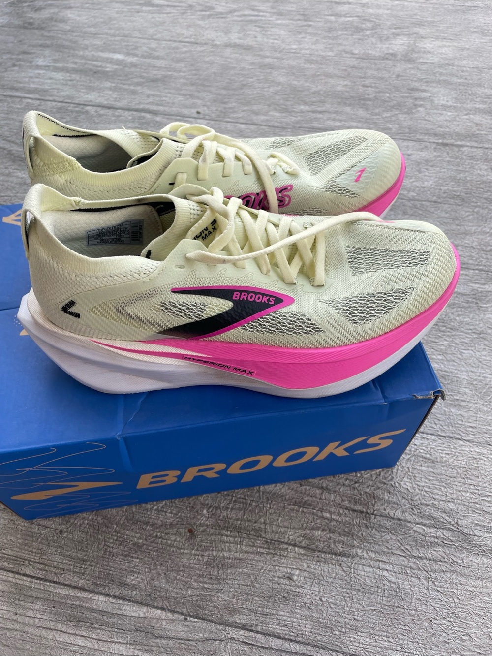 Brooks Hyperion Max 3 women’s 7.5 - Picture 9 of 12